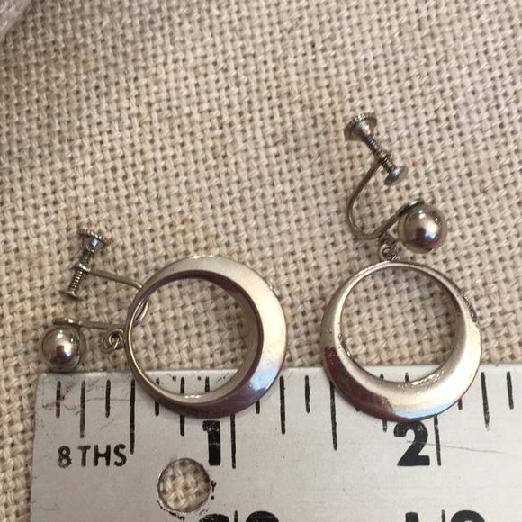 Vintage Circle Dangle Clip Earrings Silvertone - Picture 5 of 6